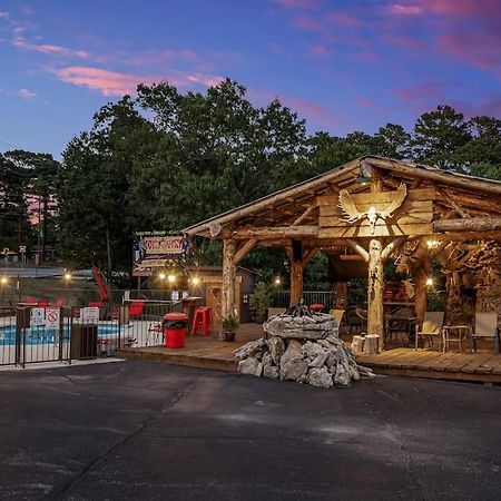 Stonegate Lodge 2 Queen Beds Fast Wifi 50" Tv Salt Water Pool Room #207 Eureka Springs Ngoại thất bức ảnh