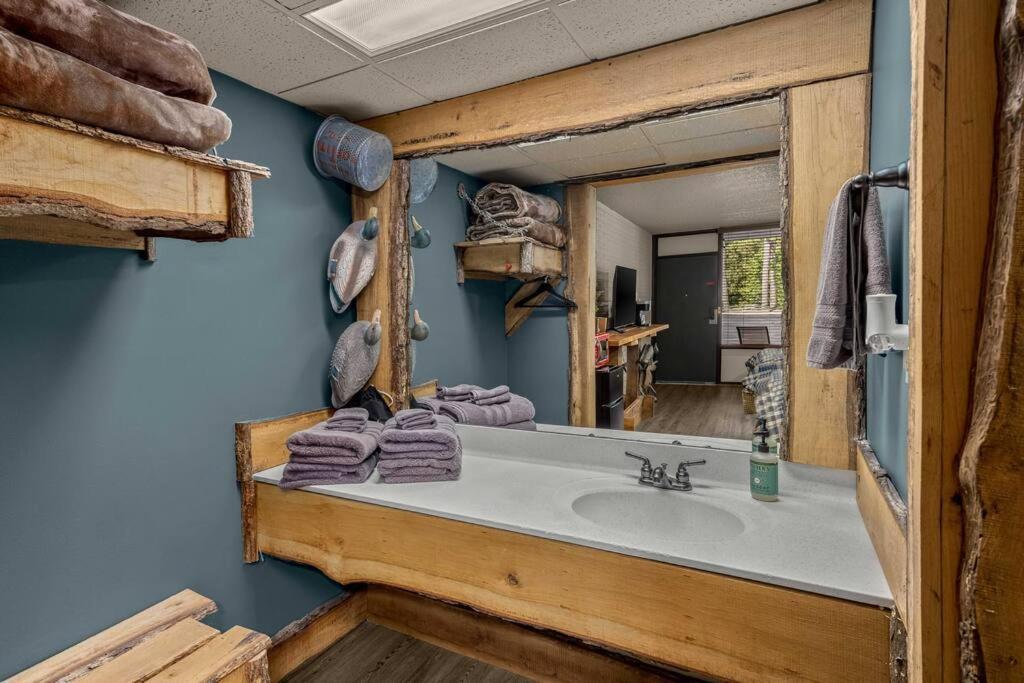 Stonegate Lodge 2 Queen Beds Fast Wifi 50" Tv Salt Water Pool Room #207 Eureka Springs Ngoại thất bức ảnh