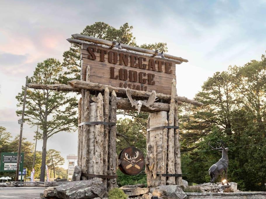 Stonegate Lodge 2 Queen Beds Fast Wifi 50" Tv Salt Water Pool Room #207 Eureka Springs Ngoại thất bức ảnh