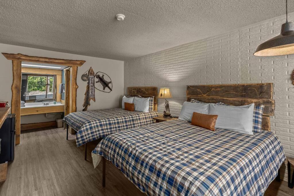 Stonegate Lodge 2 Queen Beds Fast Wifi 50" Tv Salt Water Pool Room #207 Eureka Springs Ngoại thất bức ảnh